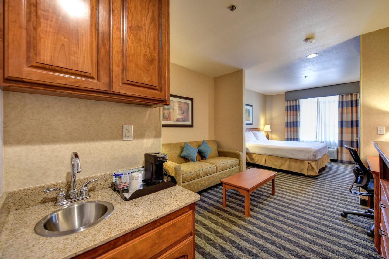 Holiday Inn Express Hotel & Suites Manteca By Ihg Szoba fotó